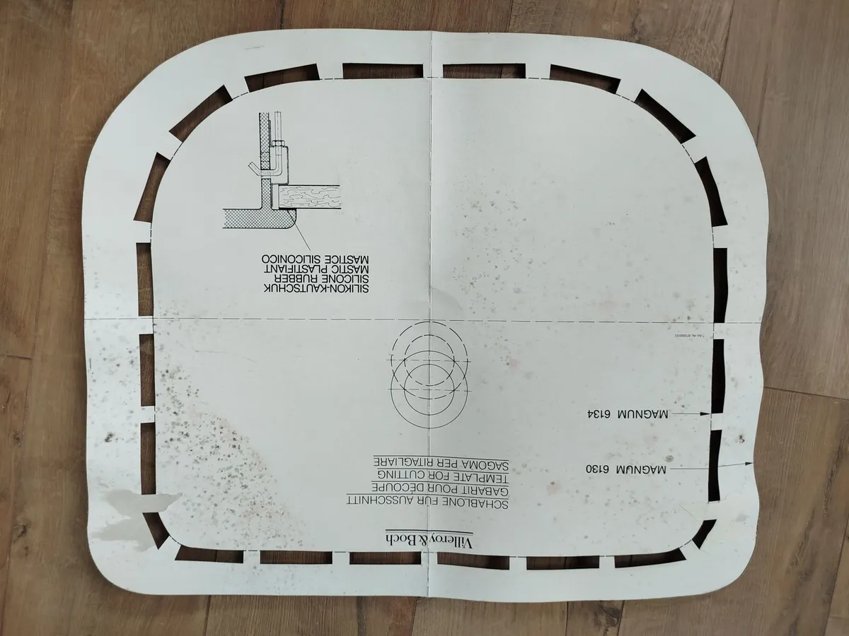 Bathroom sink - Image 2