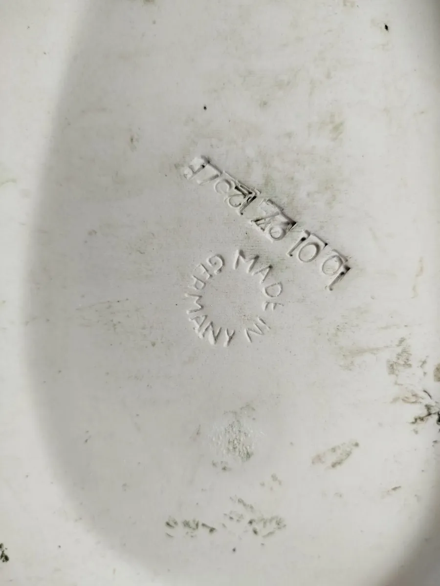 Bathroom sink - Image 3