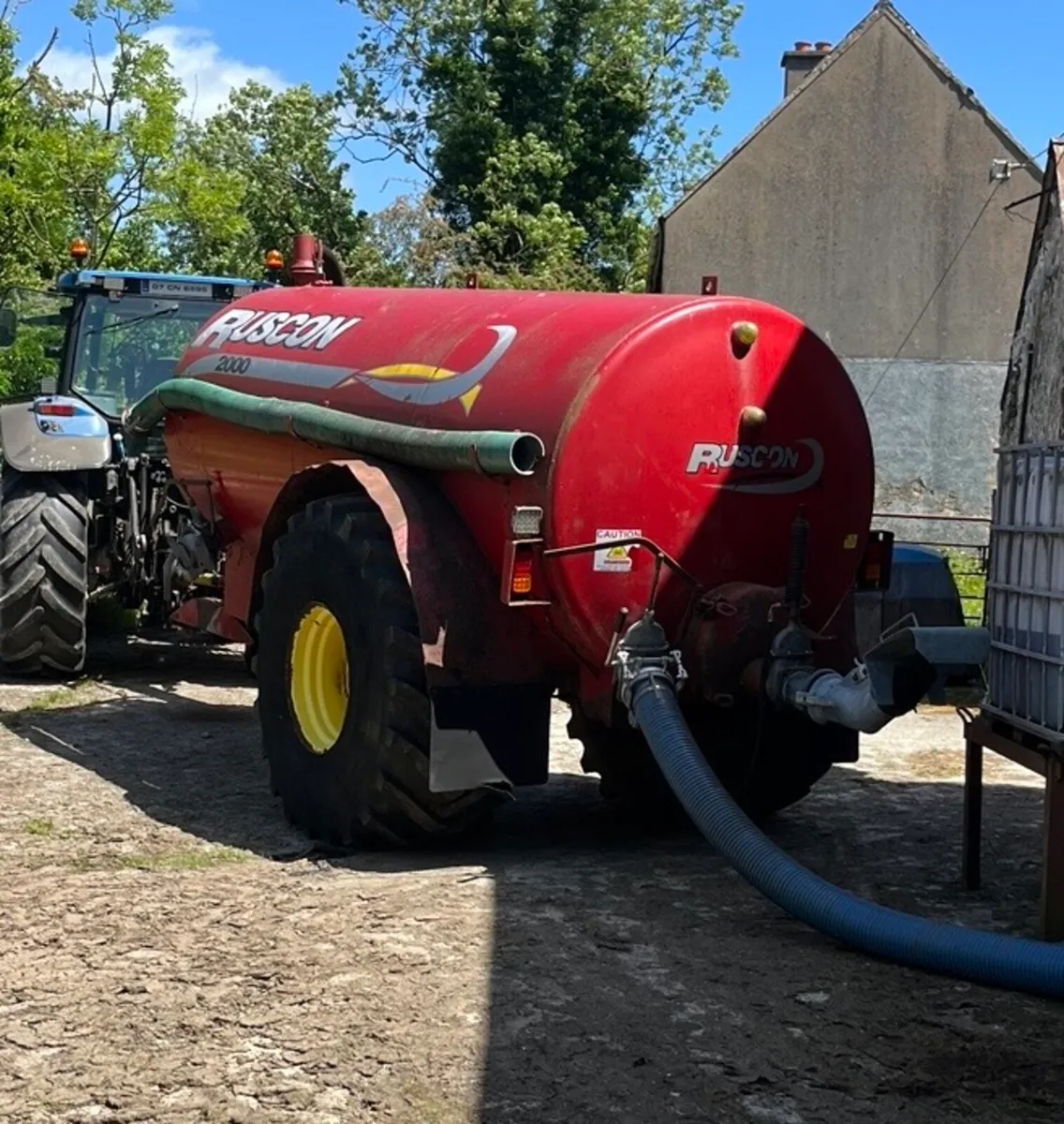 2000 gallon slurry tank - Image 1