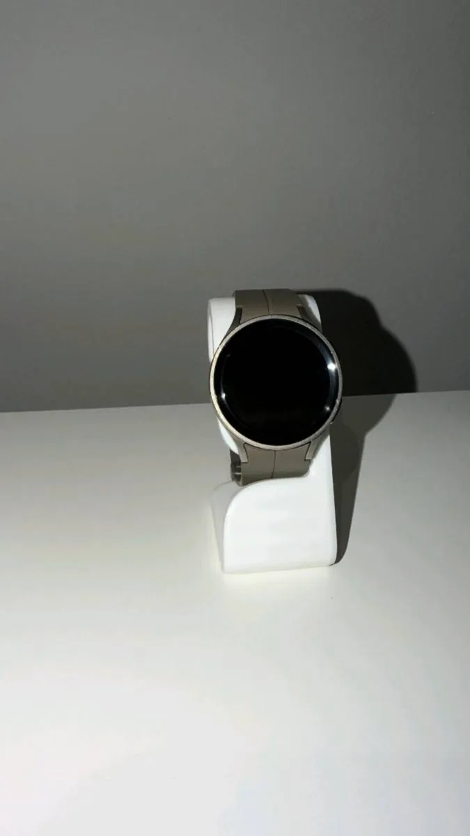 Samsung Galaxy Watch 5 Pro 45mm Titanium - Image 1