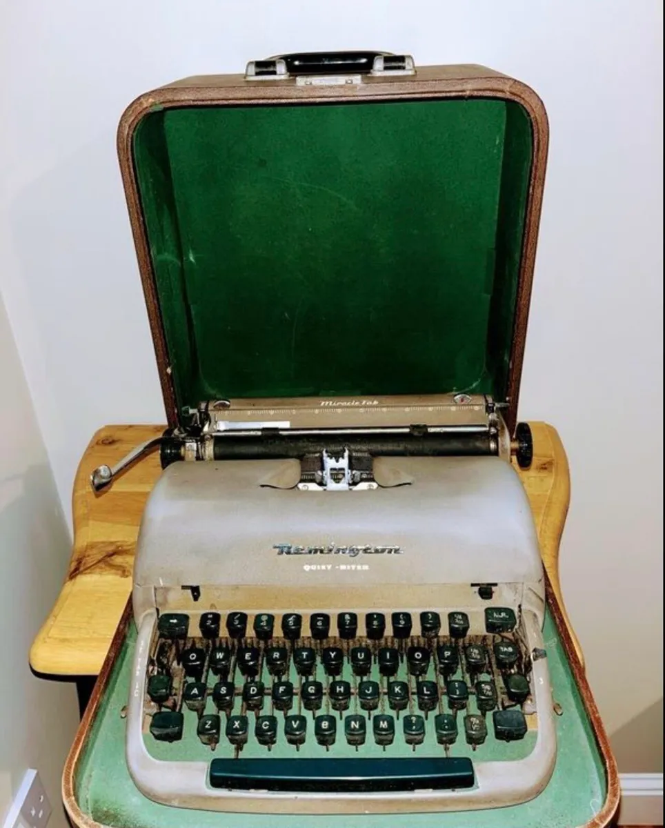 Remington typewriter - Image 1
