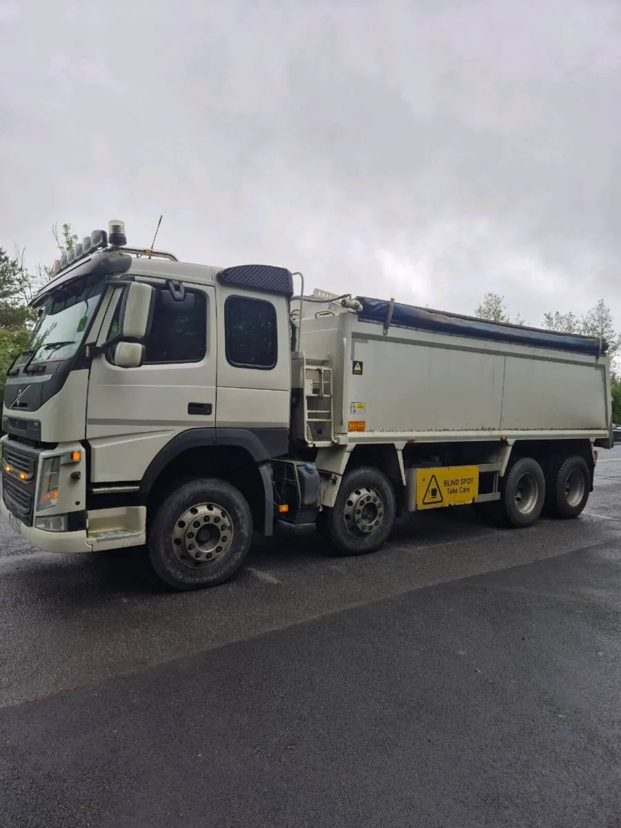 Volvo tipper - Image 3