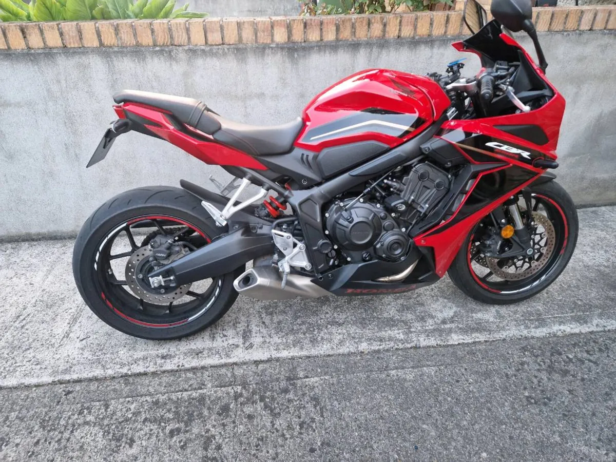 Honda CBR 650R - Image 2