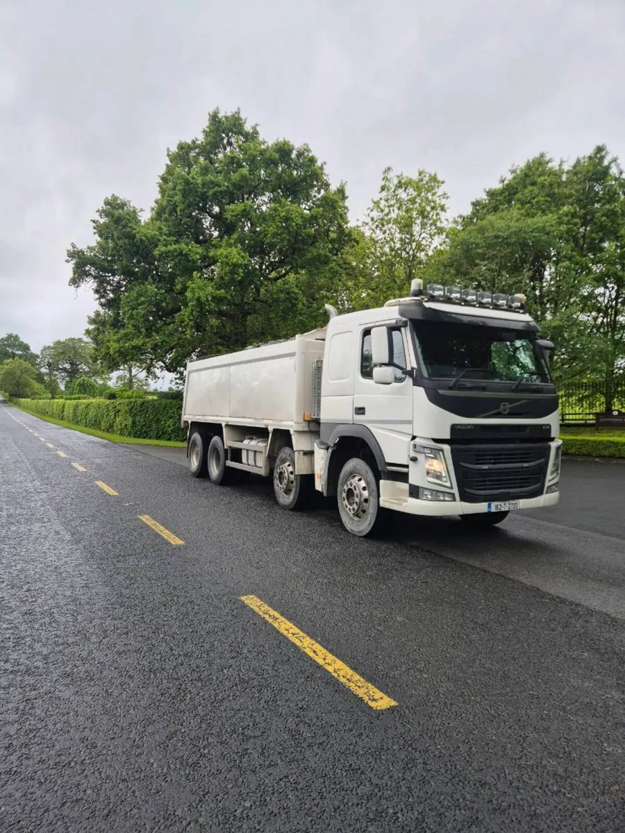 Volvo tipper - Image 1