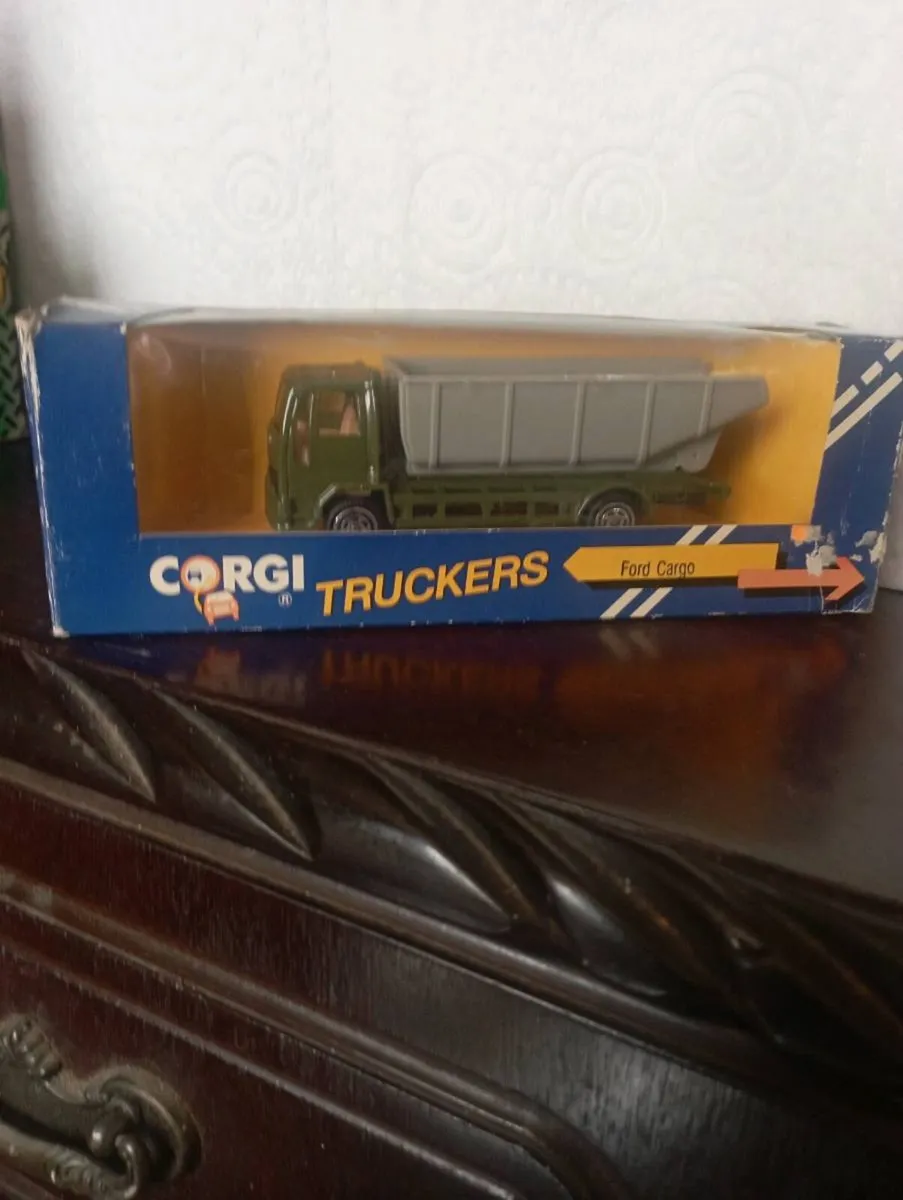 DIE--CAST MODLE TRUCKS ALL 1-76 SCALES 4 IN TOTAL. - Image 2