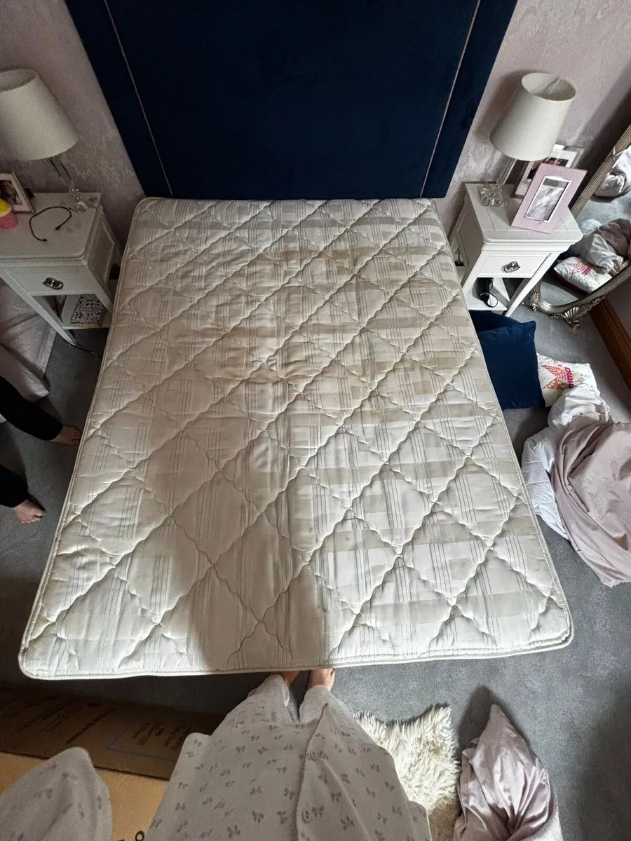 Bed - Image 1