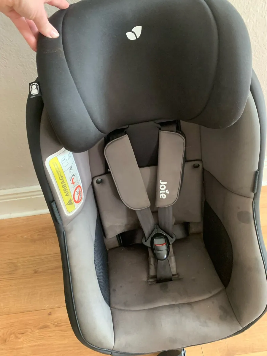 Joie swivel car seat - Image 1