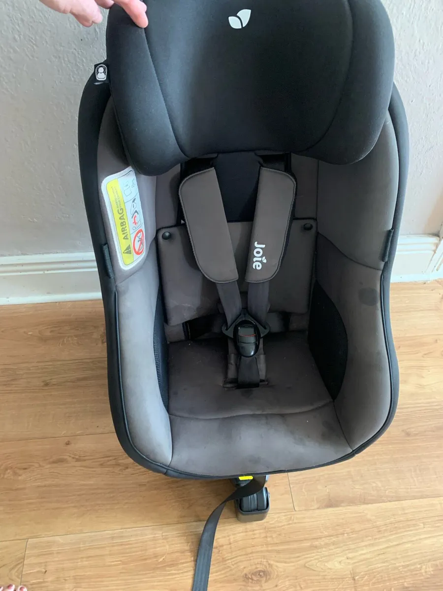 Joie swivel car seat - Image 4