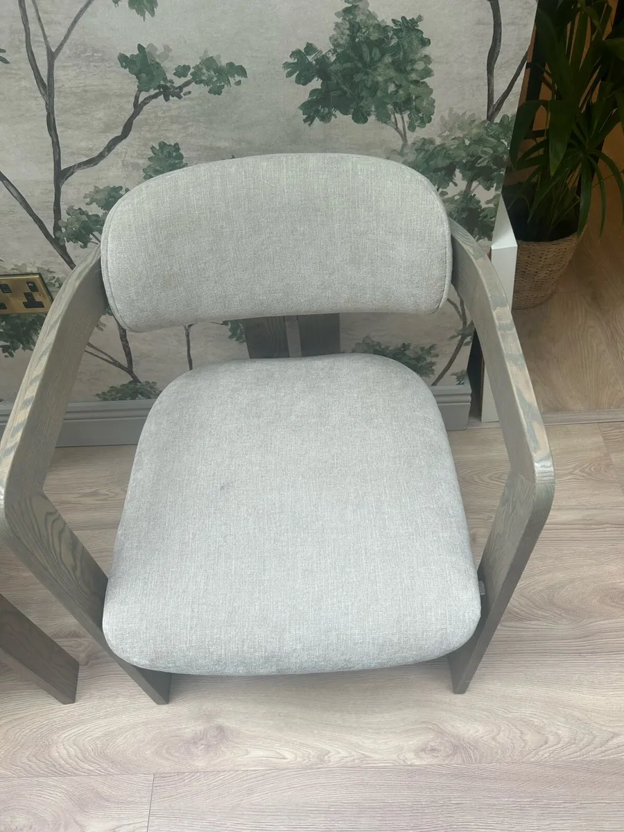 Six dining chairs - never used - Image 2