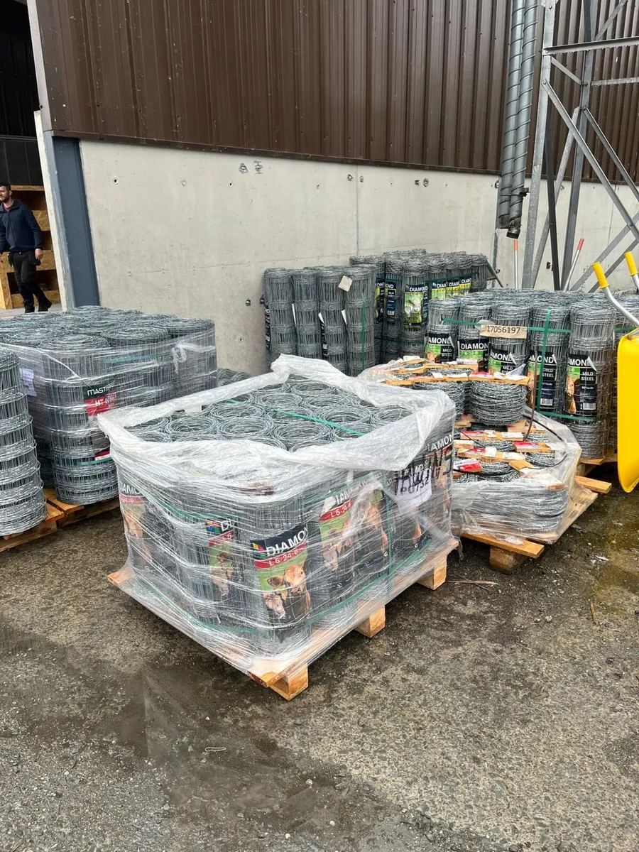 Fencing equipment wire, posts, crash barriers - Image 2