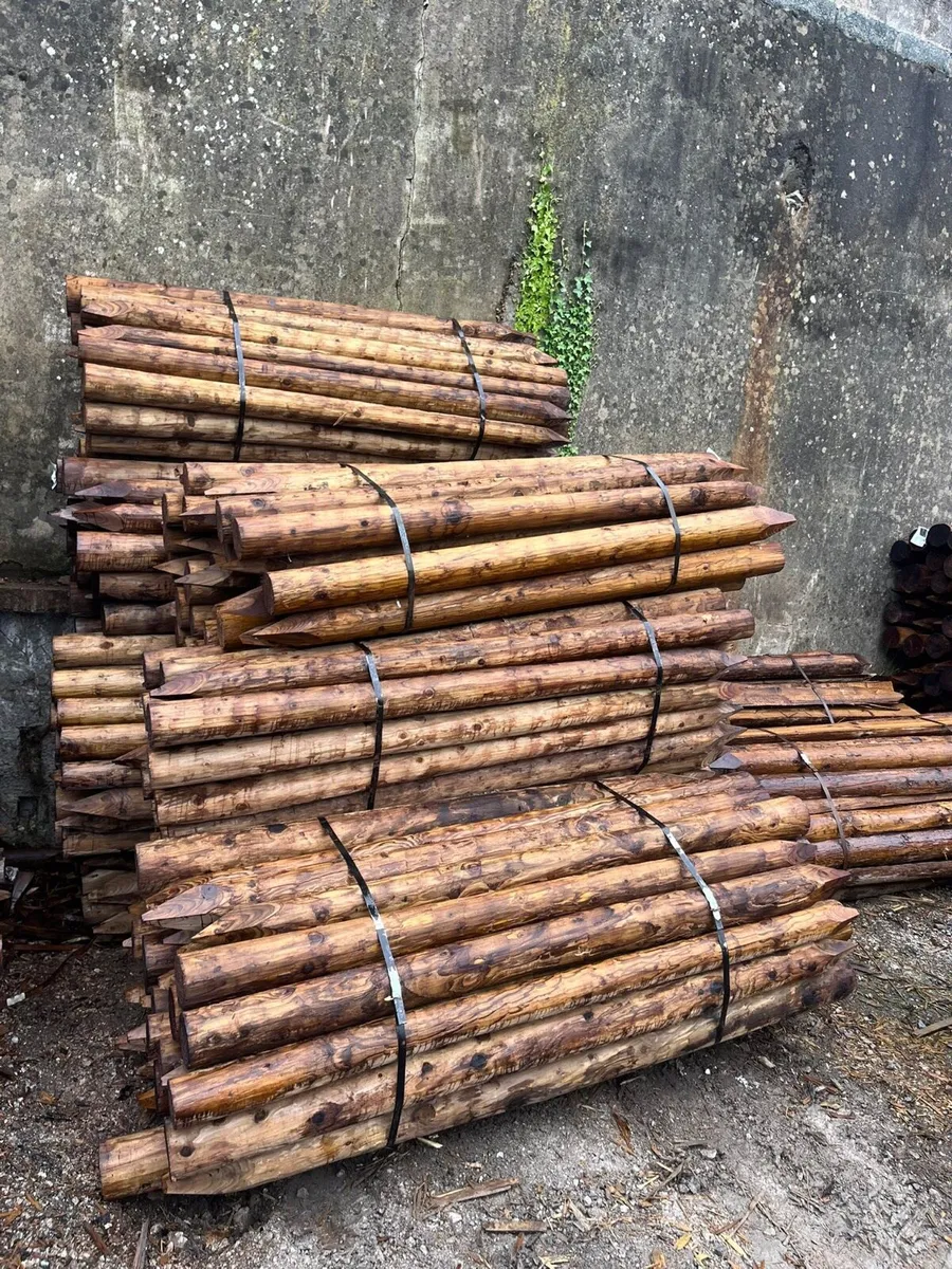 Fencing equipment wire, posts, crash barriers - Image 3