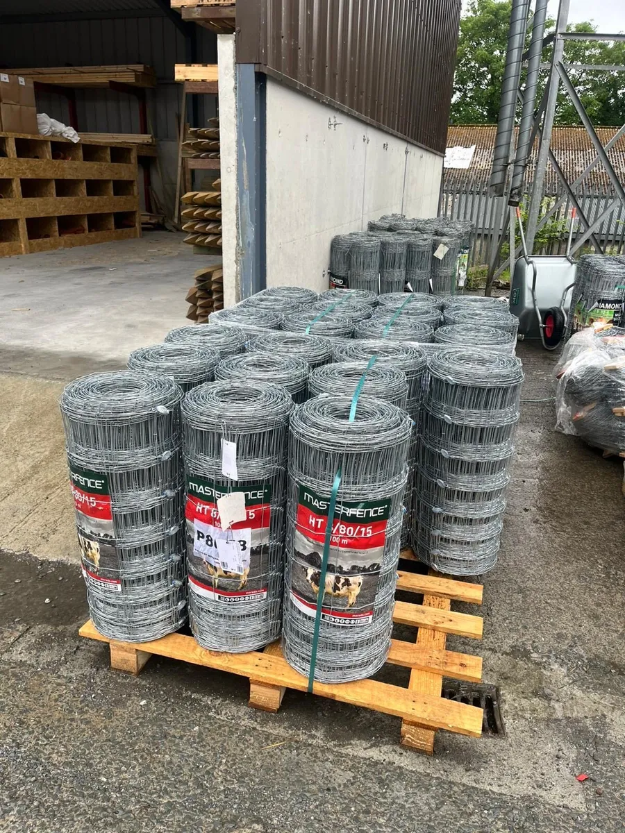 Fencing equipment wire, posts, crash barriers - Image 1