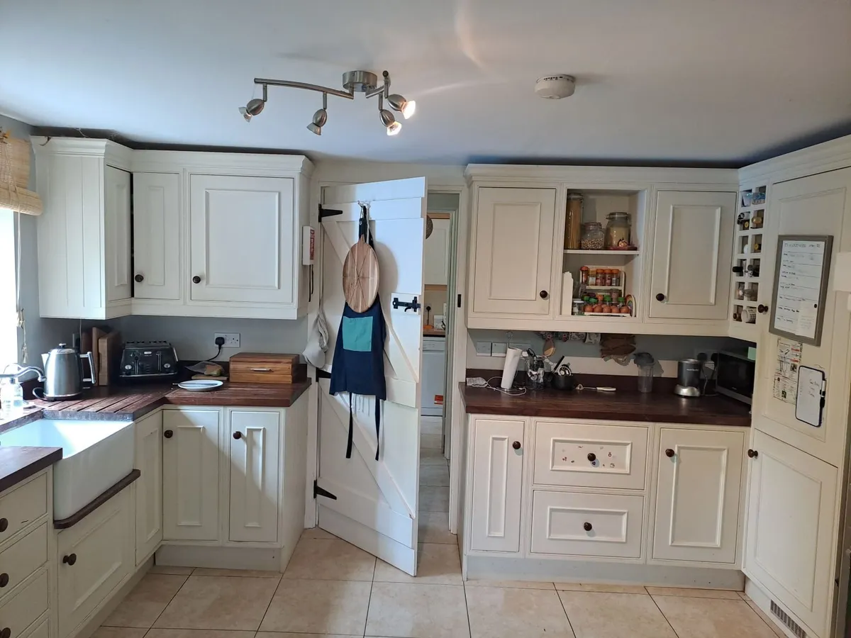 Solid wood Kitchen cabinets and worktop - Image 1