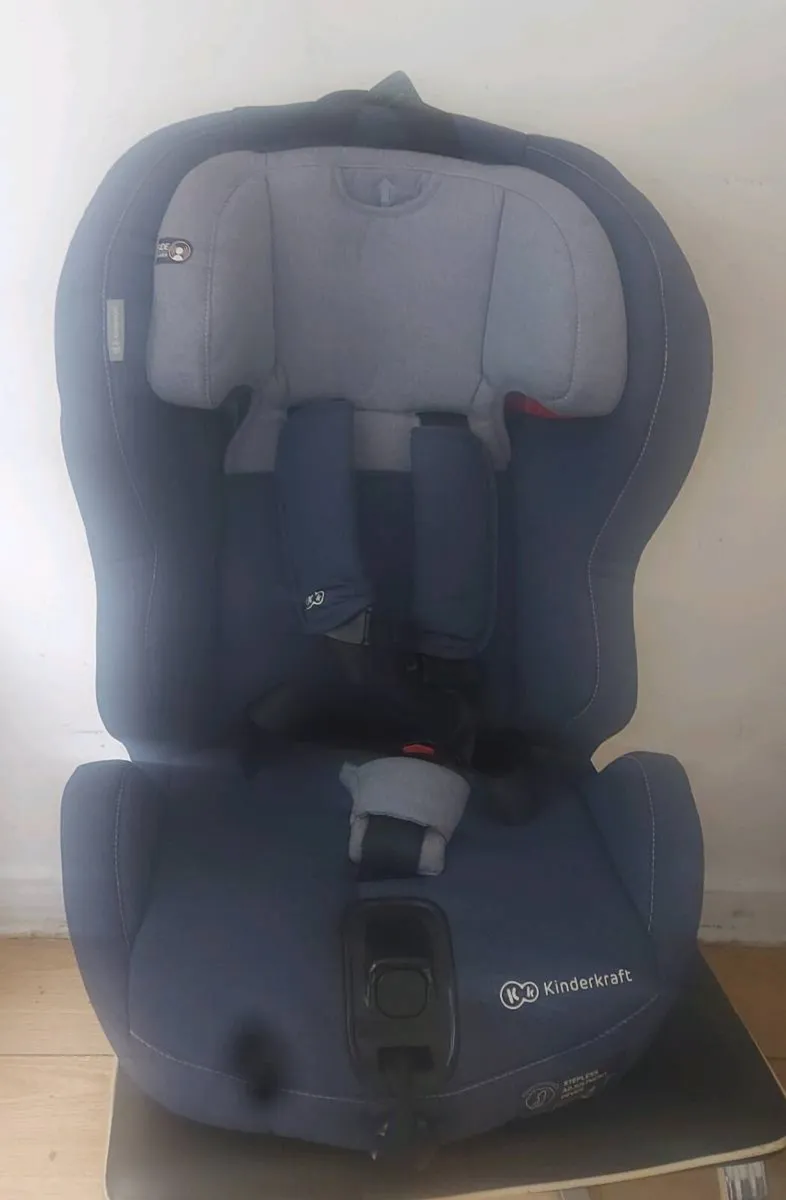 Kindercraft car seat up to 36kg like new - Image 4