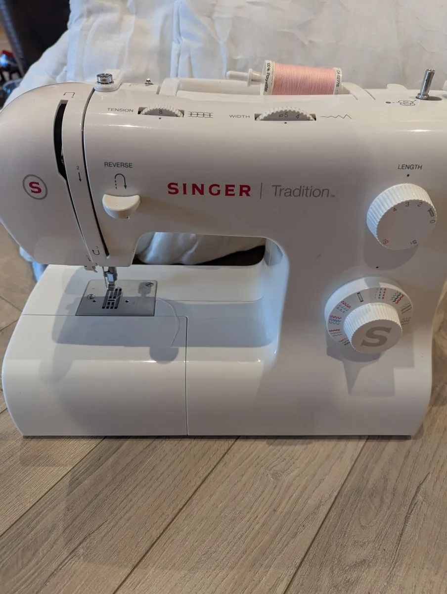Singer Sewing Machine Tradition 2282 - Image 2