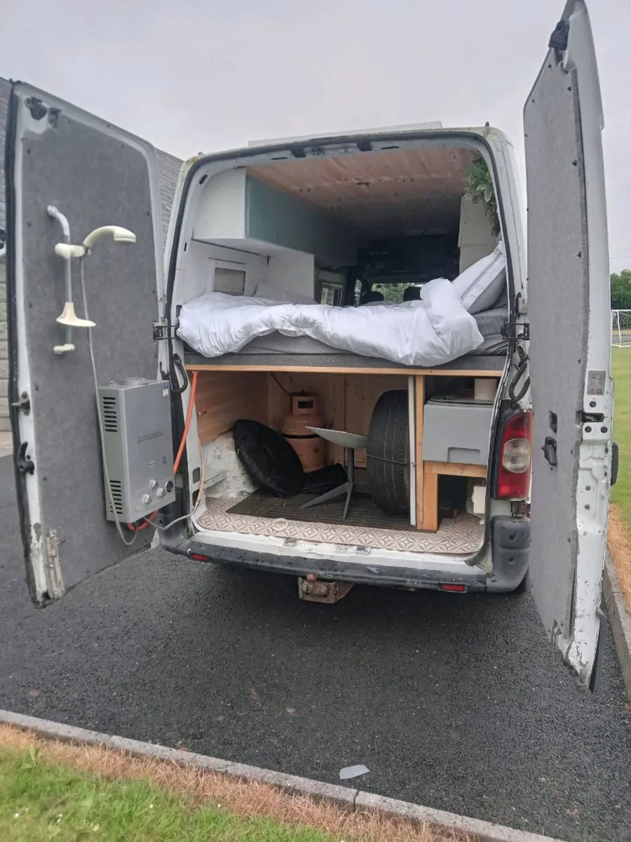 Renault master campervan - Image 3