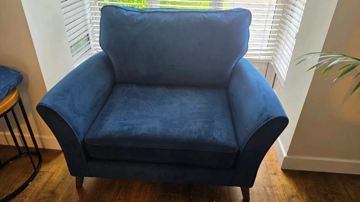 Love Sofa Blue suede - Image 3