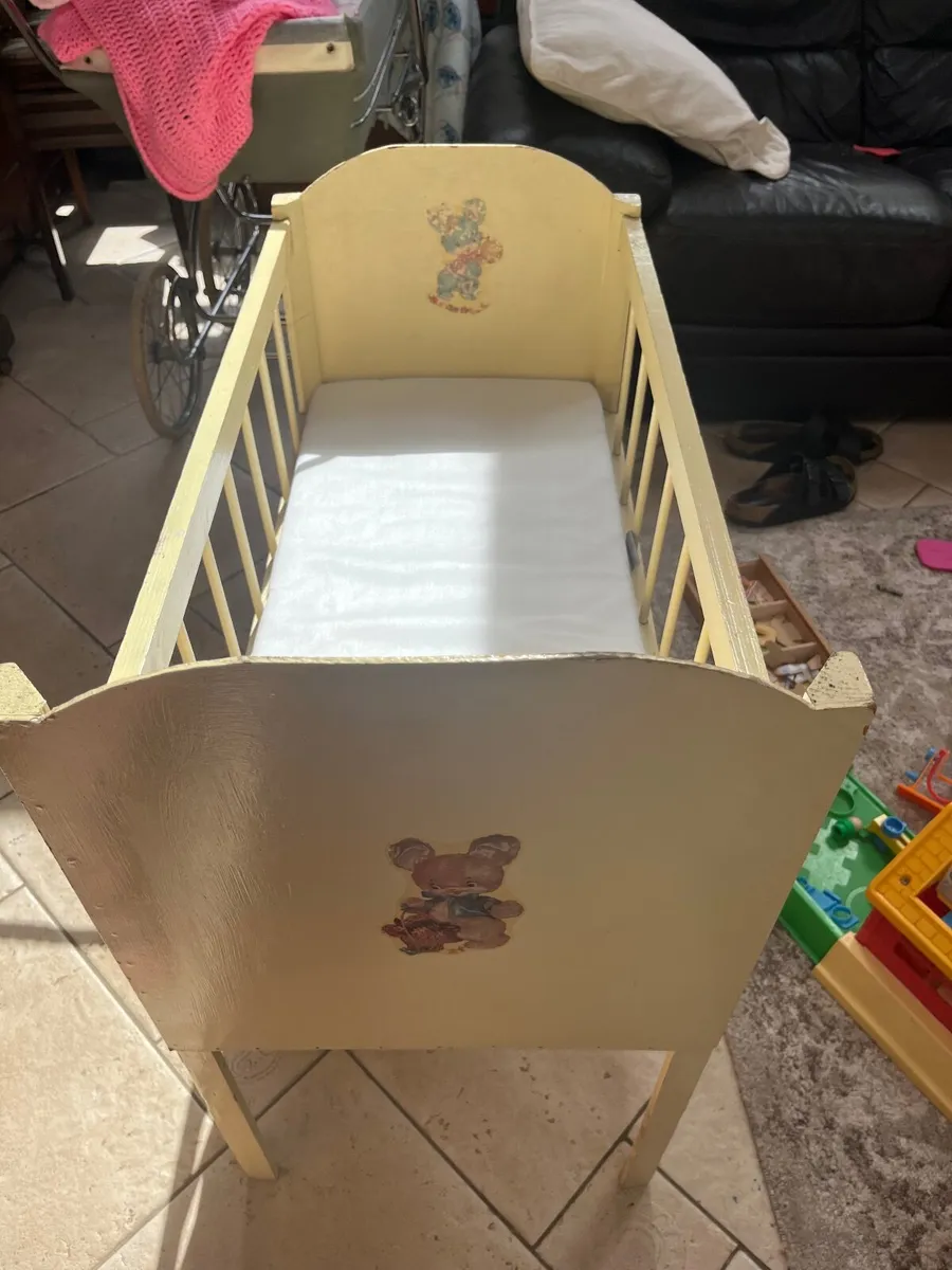 Classic newborn cot - Image 2