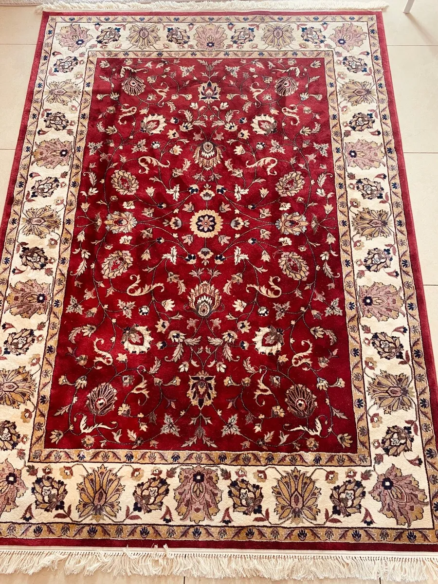 Gorgeous Rug - Massive Bargain - Image 1