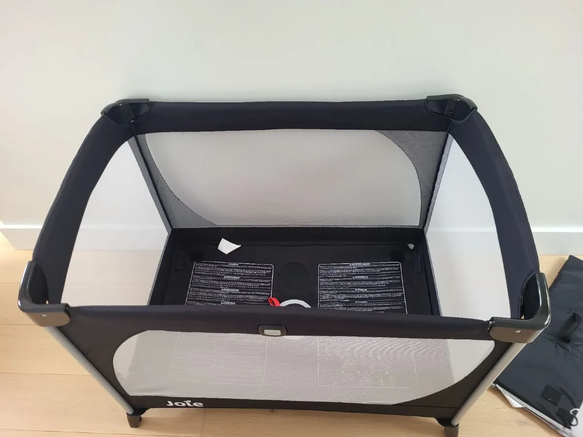 Joie travel cot - Image 4