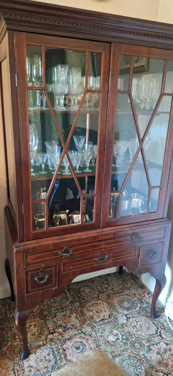 Display cabinet