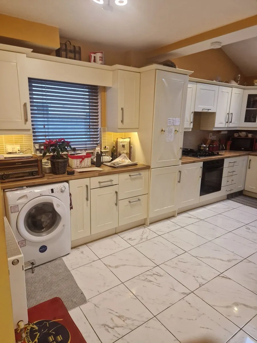Kitchen units for sale in great condition. 980euro - Image 4