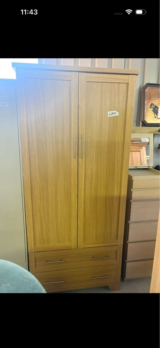 Oak effect wardrobe - Image 1