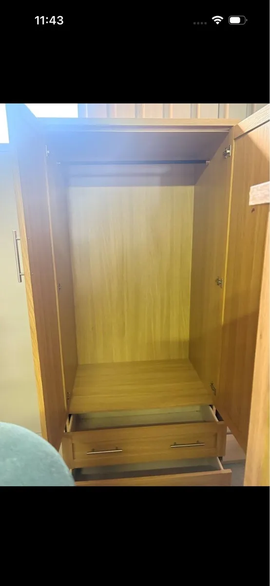 Oak effect wardrobe - Image 2