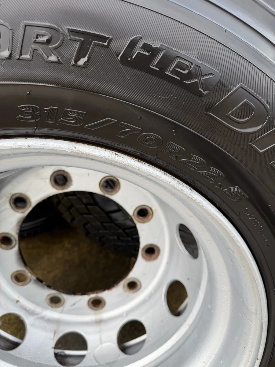 4X Hankook Drive tyres 315/70/22.5 - Image 3