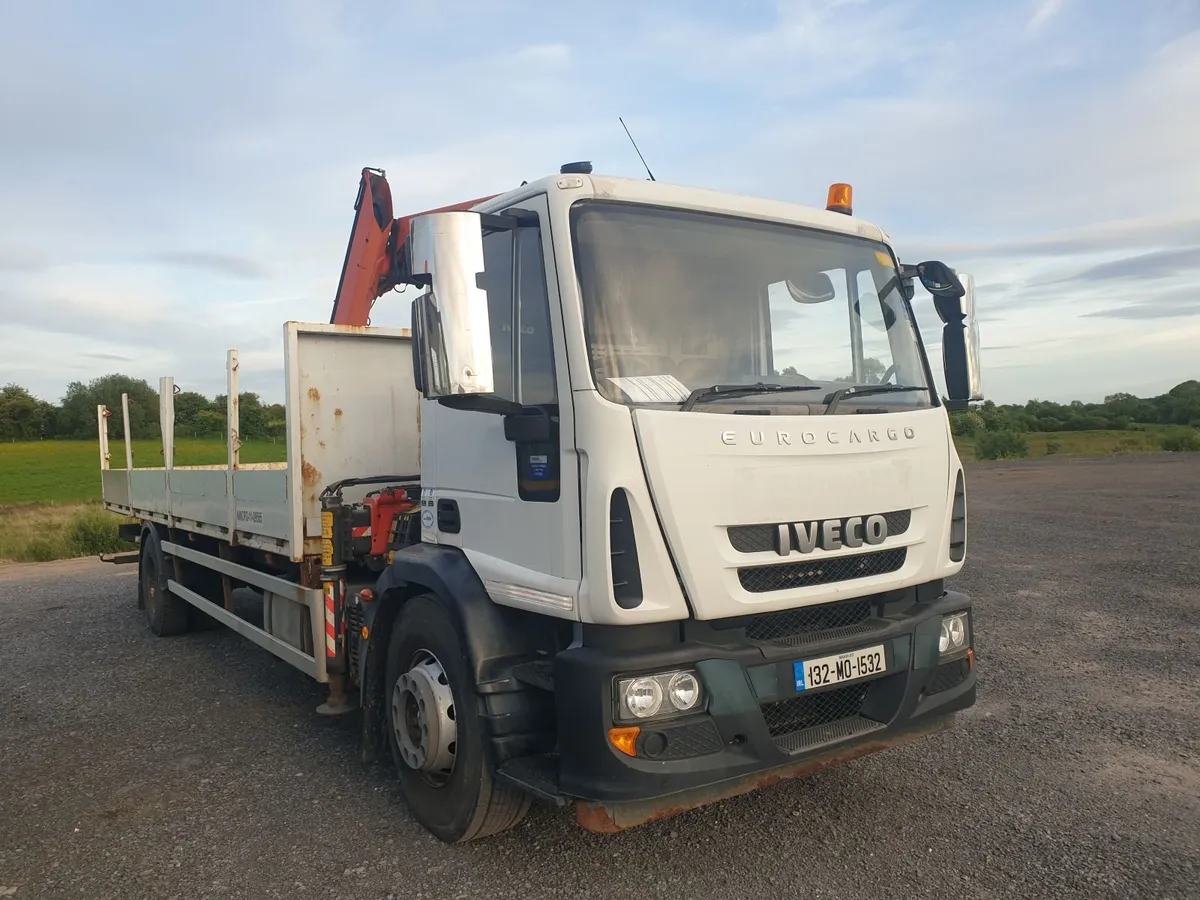 Iveco  180E (auto)  18 ton palfinger crane lorry - Image 1