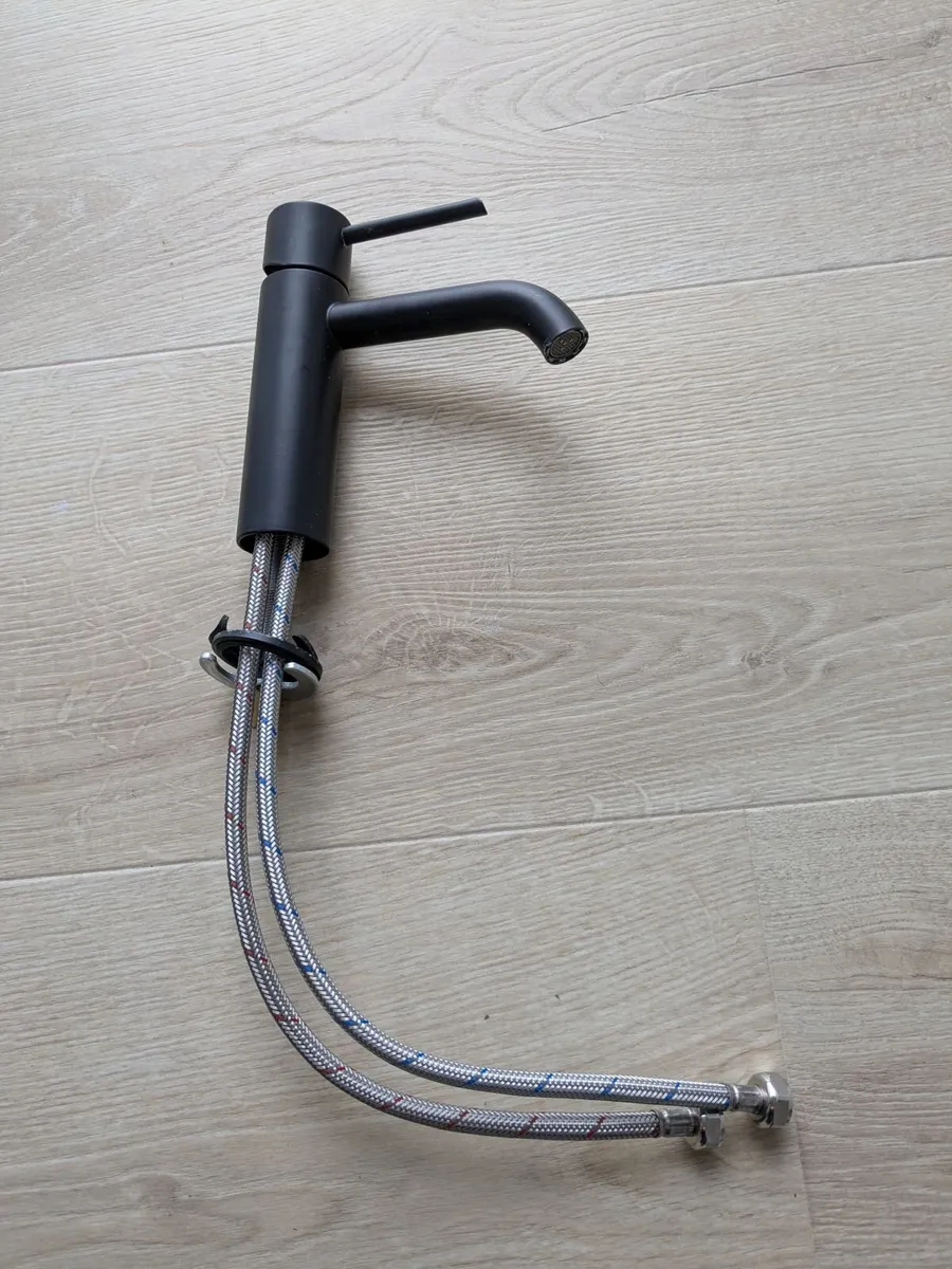 Noken black single lever basin mixer - Image 2