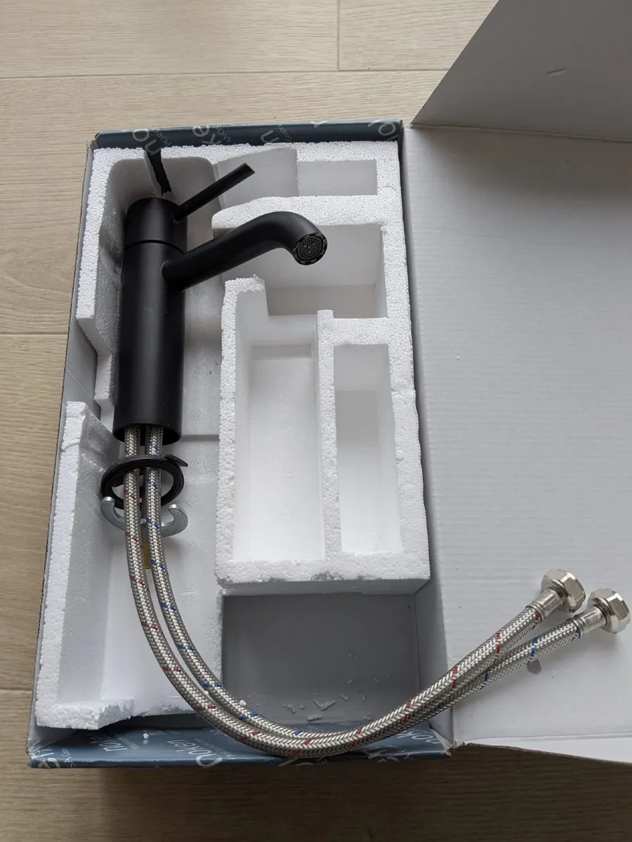Noken black single lever basin mixer - Image 3