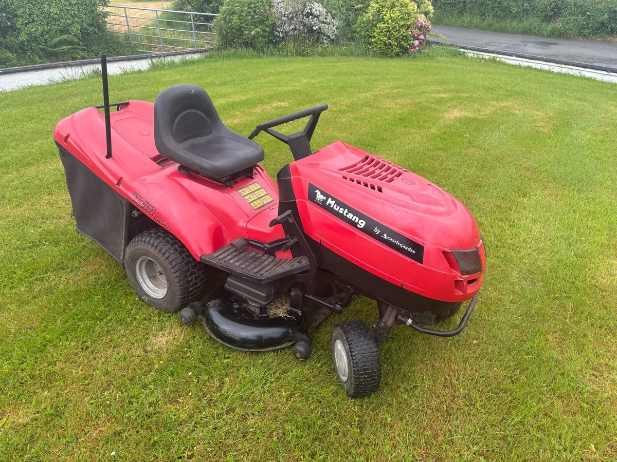 Castle garden ride on mower - Image 1