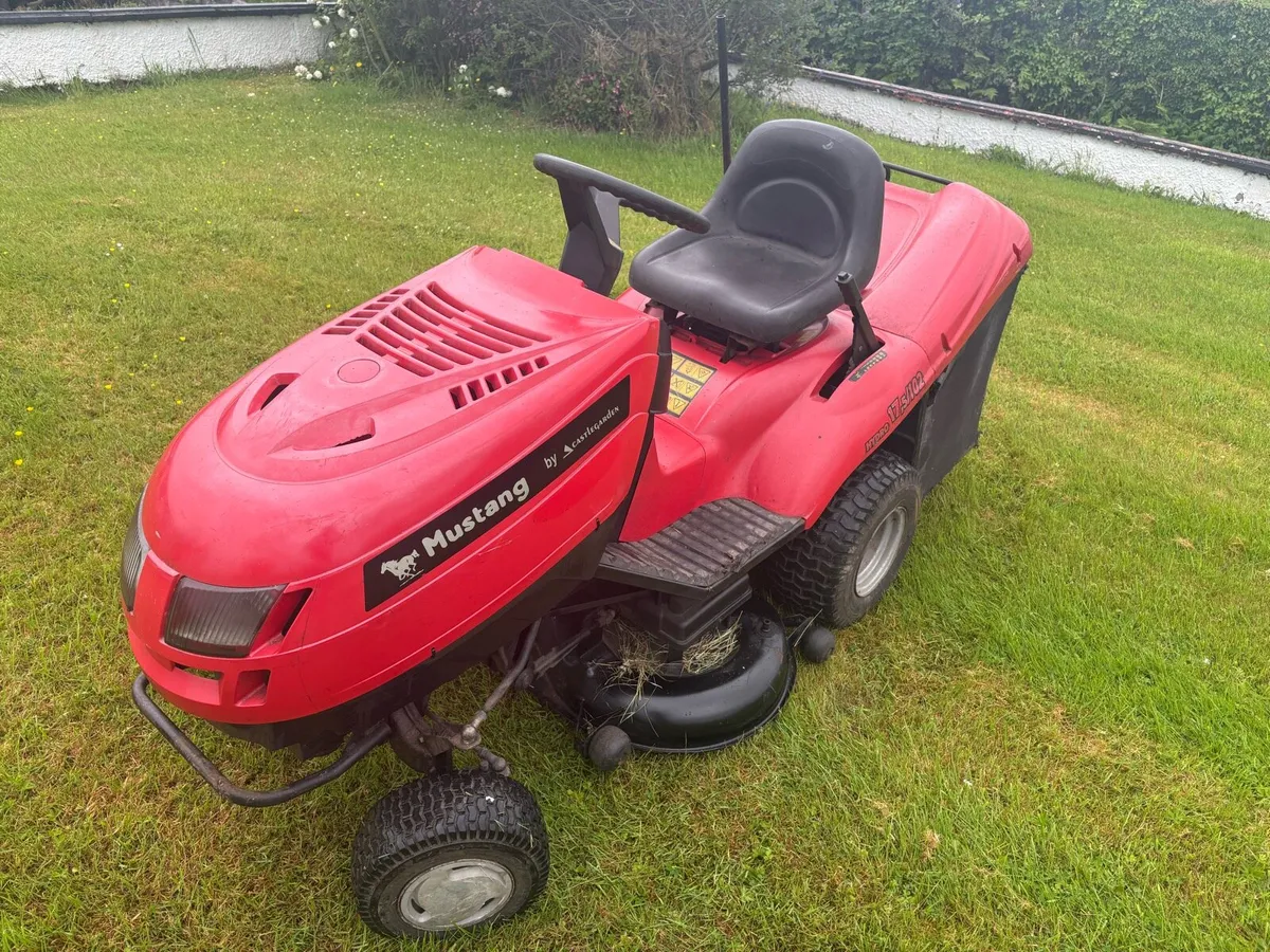 Castle garden ride on mower - Image 2