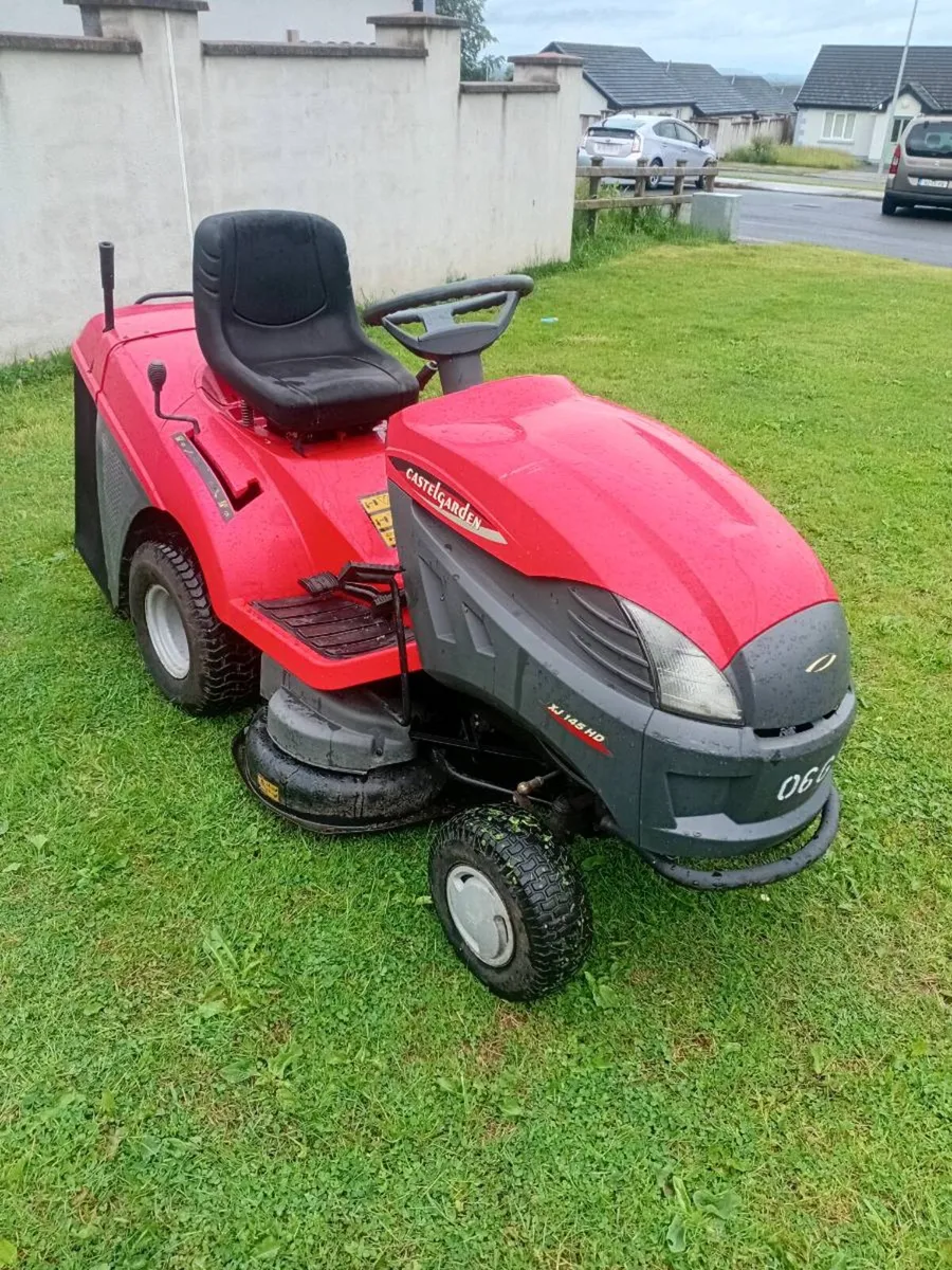 Ride on lawnmower - Image 2