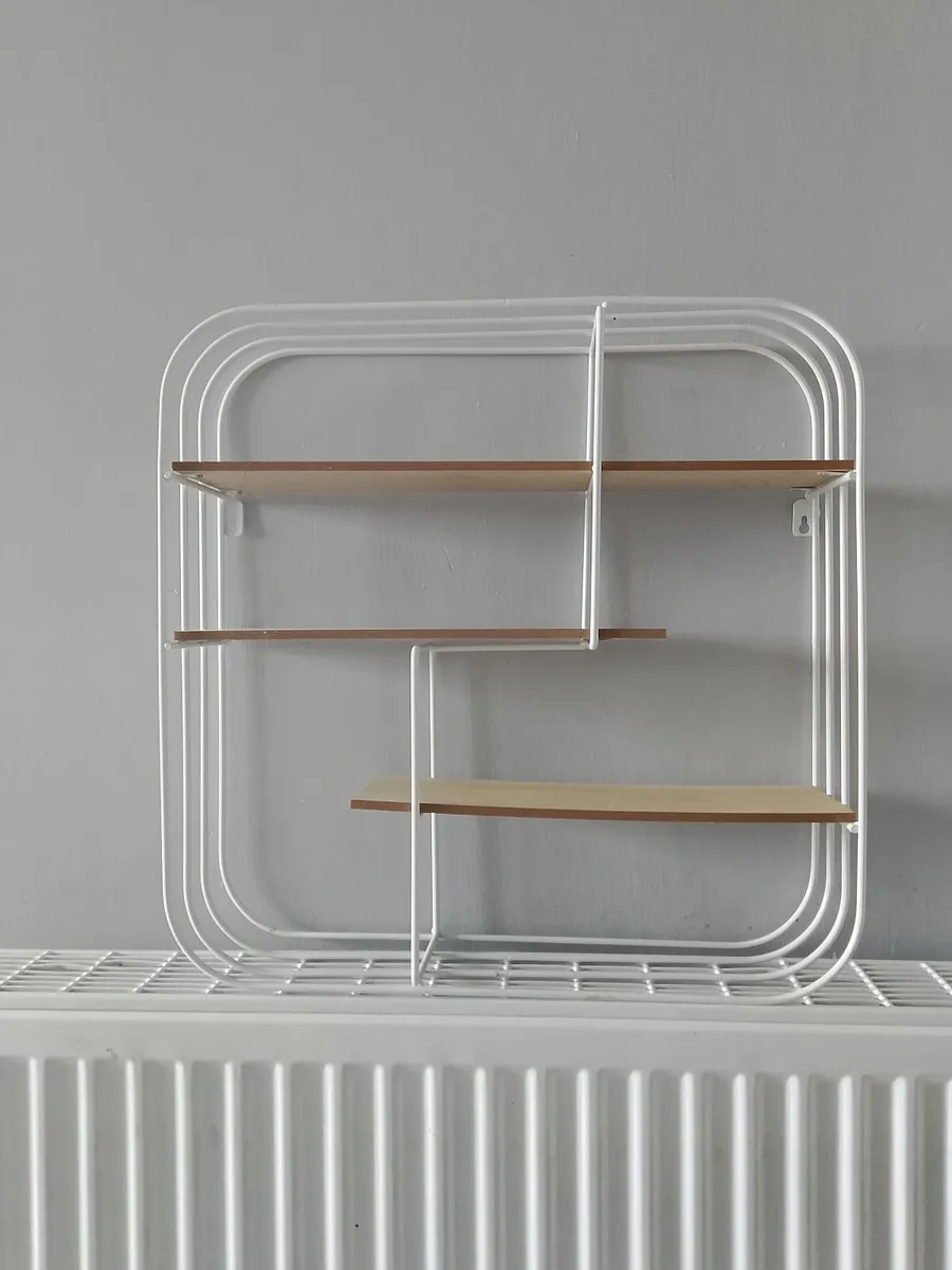 metal wooden shelf great cond - Image 1