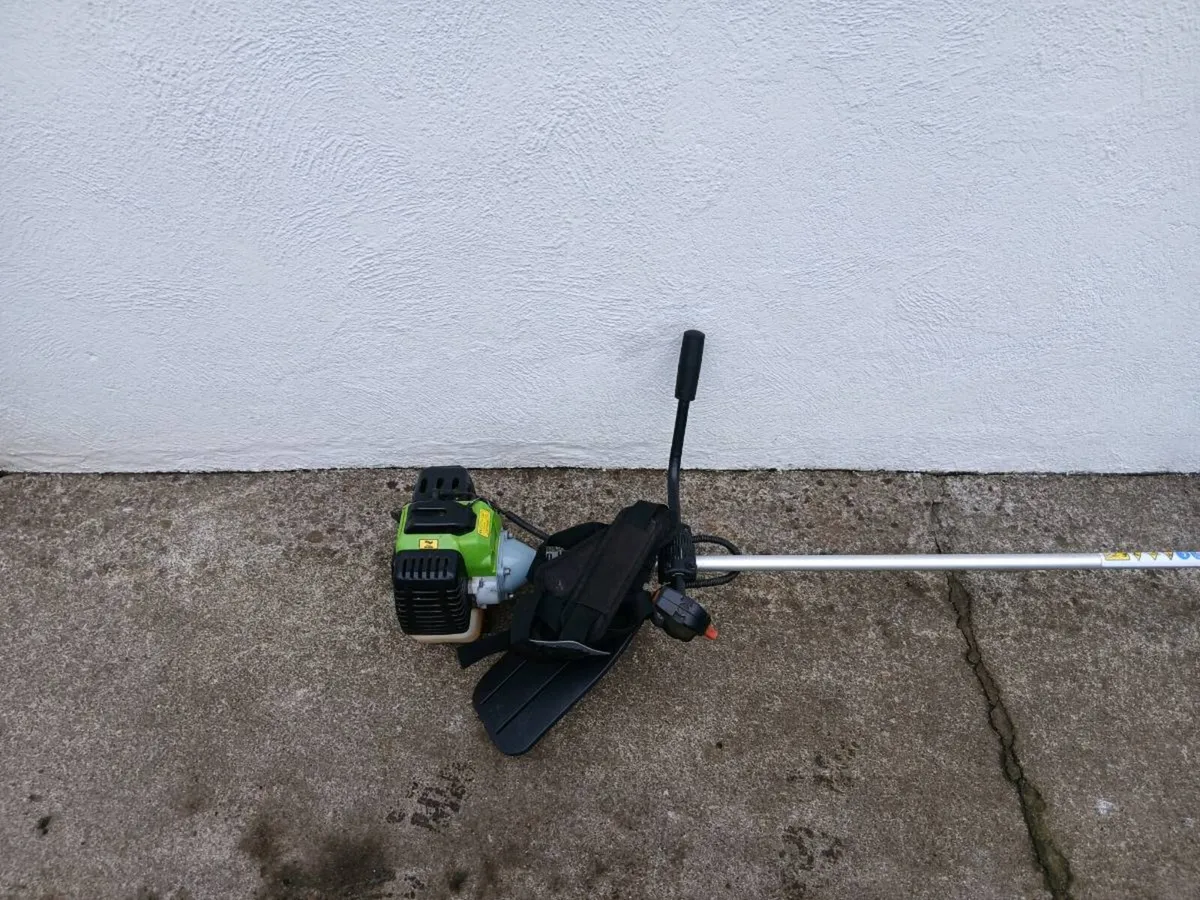 53cc petrol Strimmer with Blade - Image 4