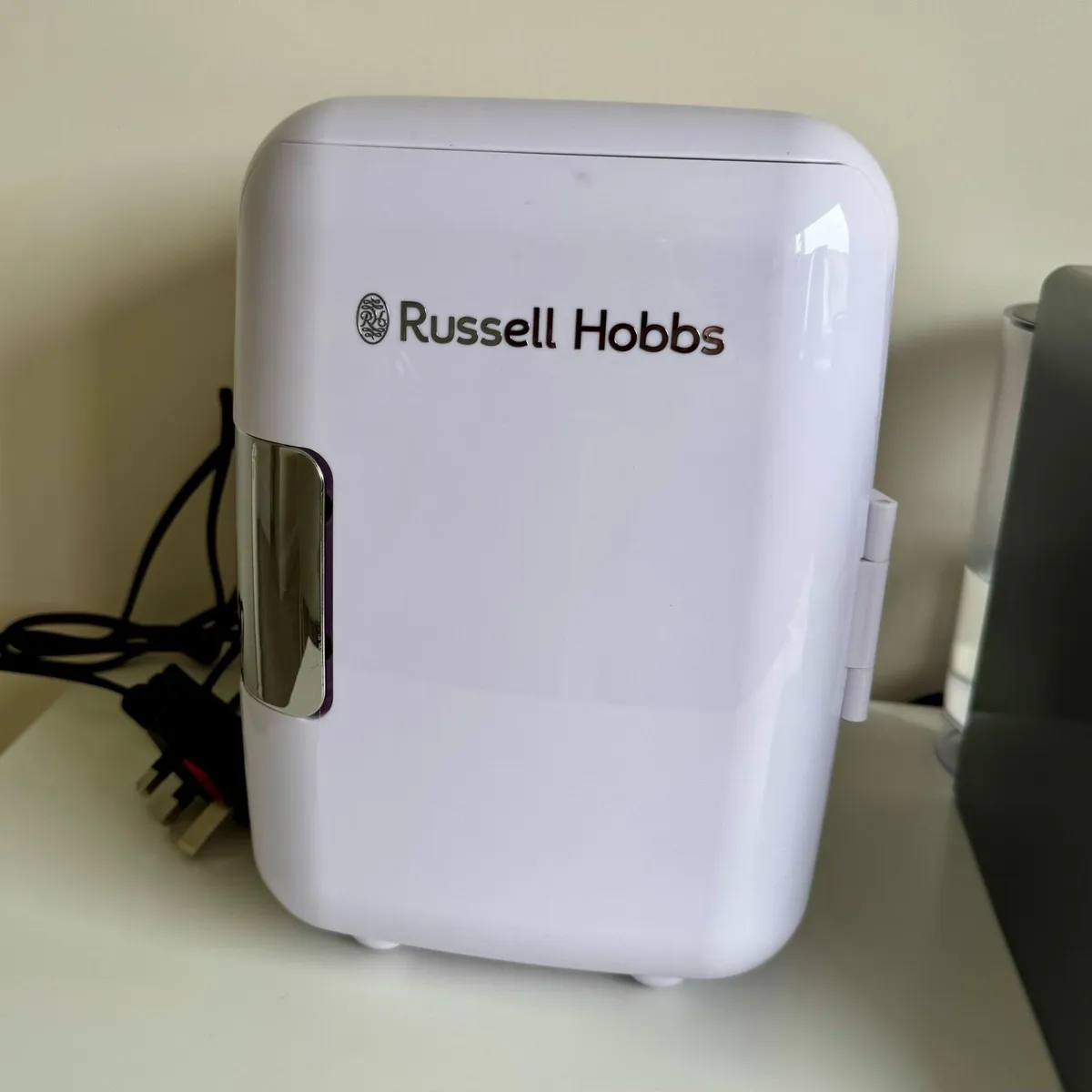 Mini Fridge - Image 1