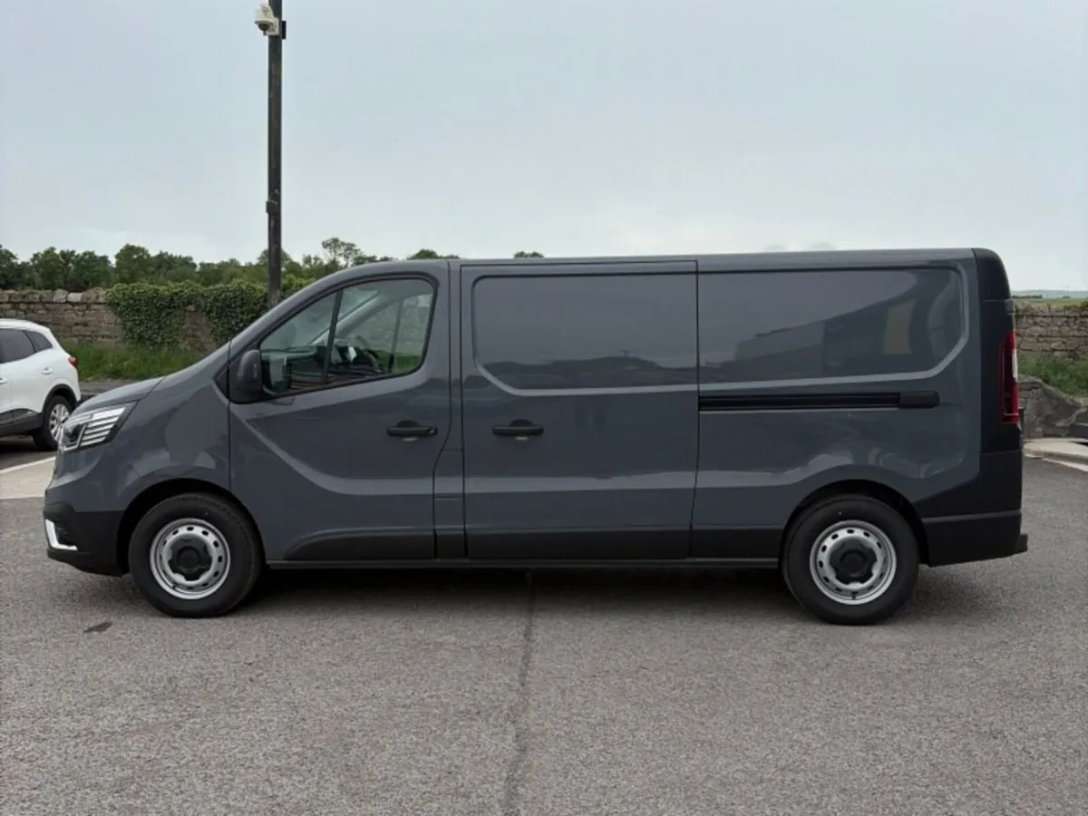 Renault Trafic 261CW1117 - Image 4