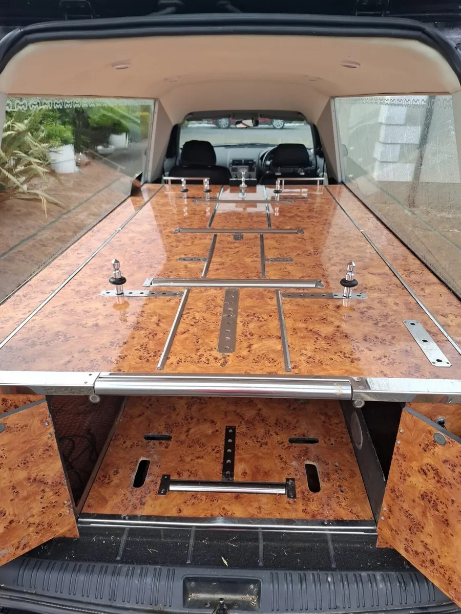 2003 Ford Mondo Hearse Automatic - Image 4