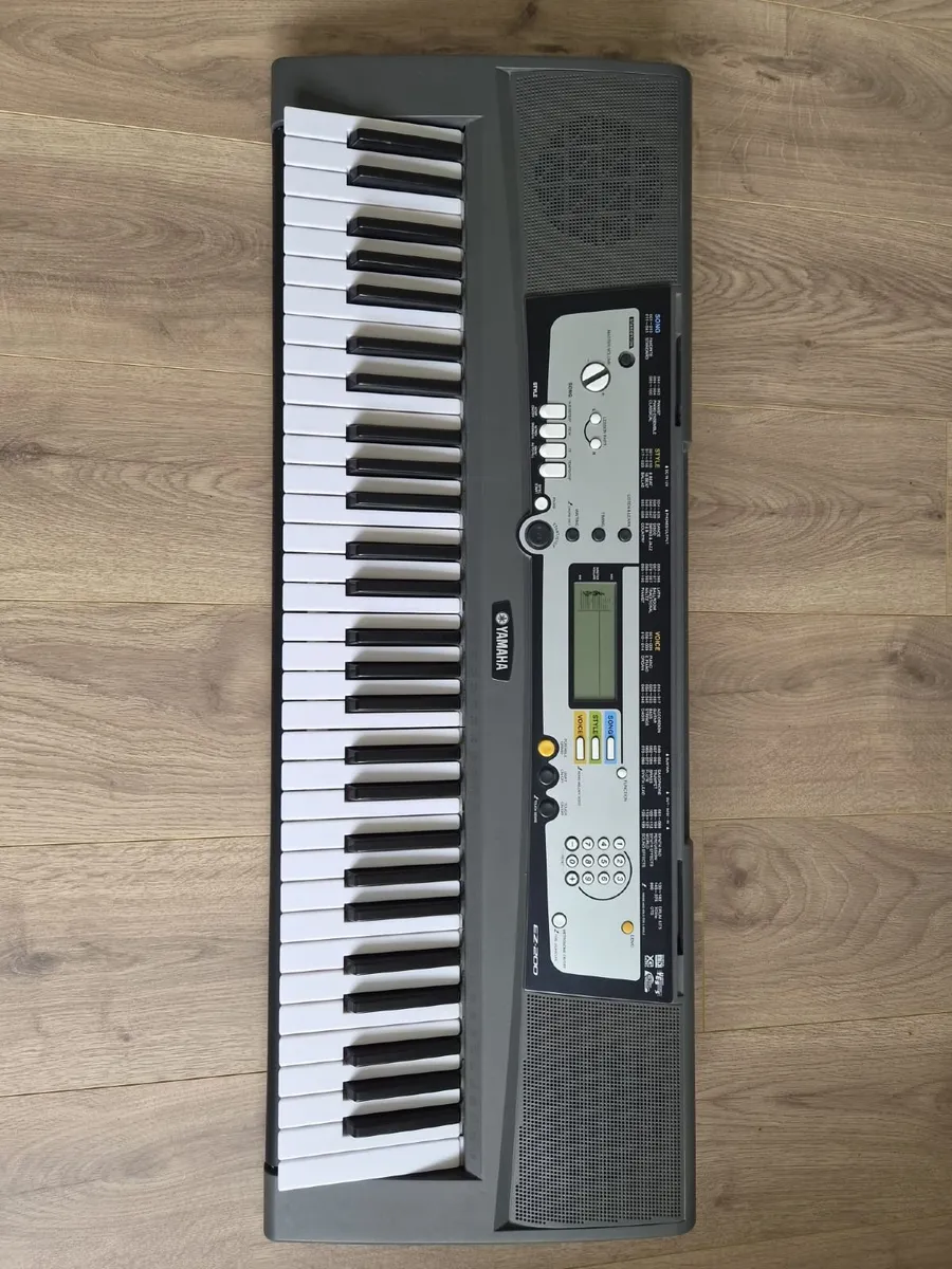 Yamaha keyboard - Image 1