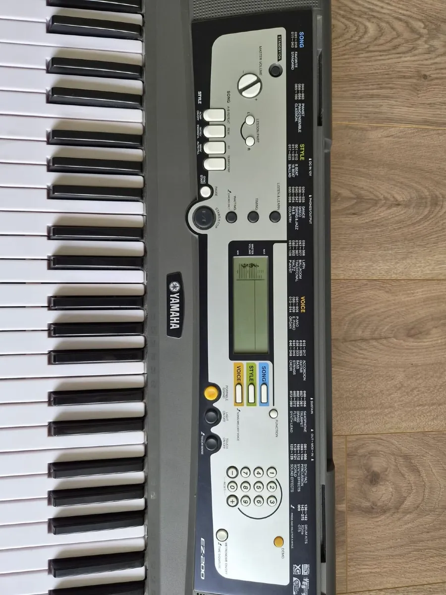Yamaha keyboard - Image 3