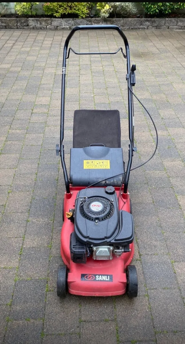 Lawn mower - Image 2