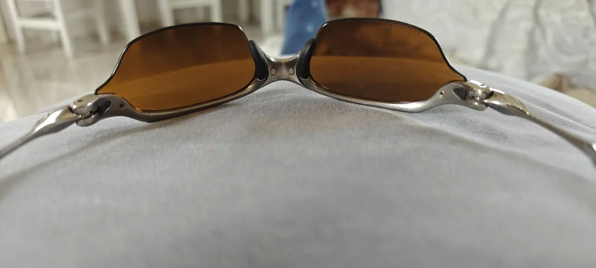 Oakley Romeo 2 Titanium sun glasses - Image 2