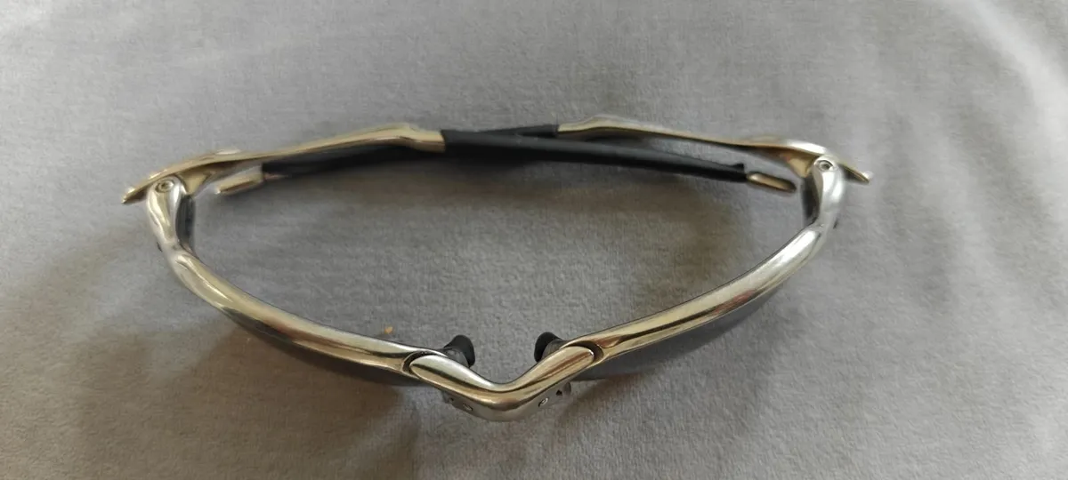 Oakley Romeo 2 Titanium sun glasses - Image 3