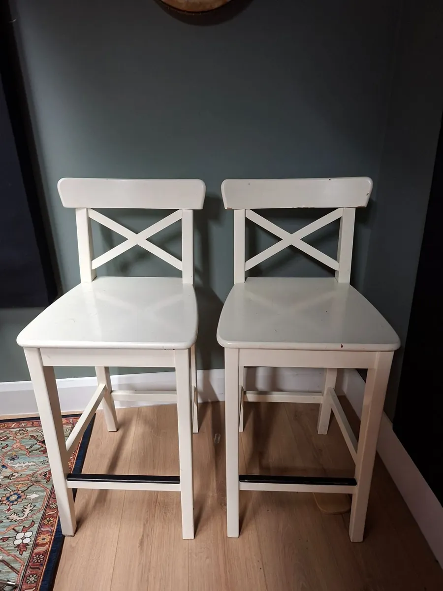 2 Kitchen Stools