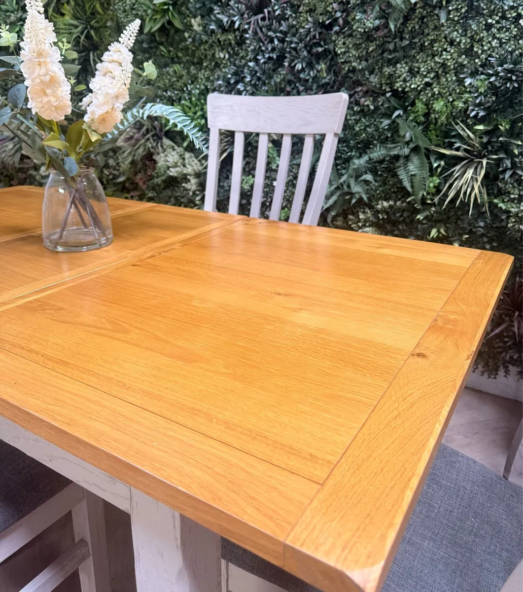 Extending oak kitchen table & 4 chairs - Image 4