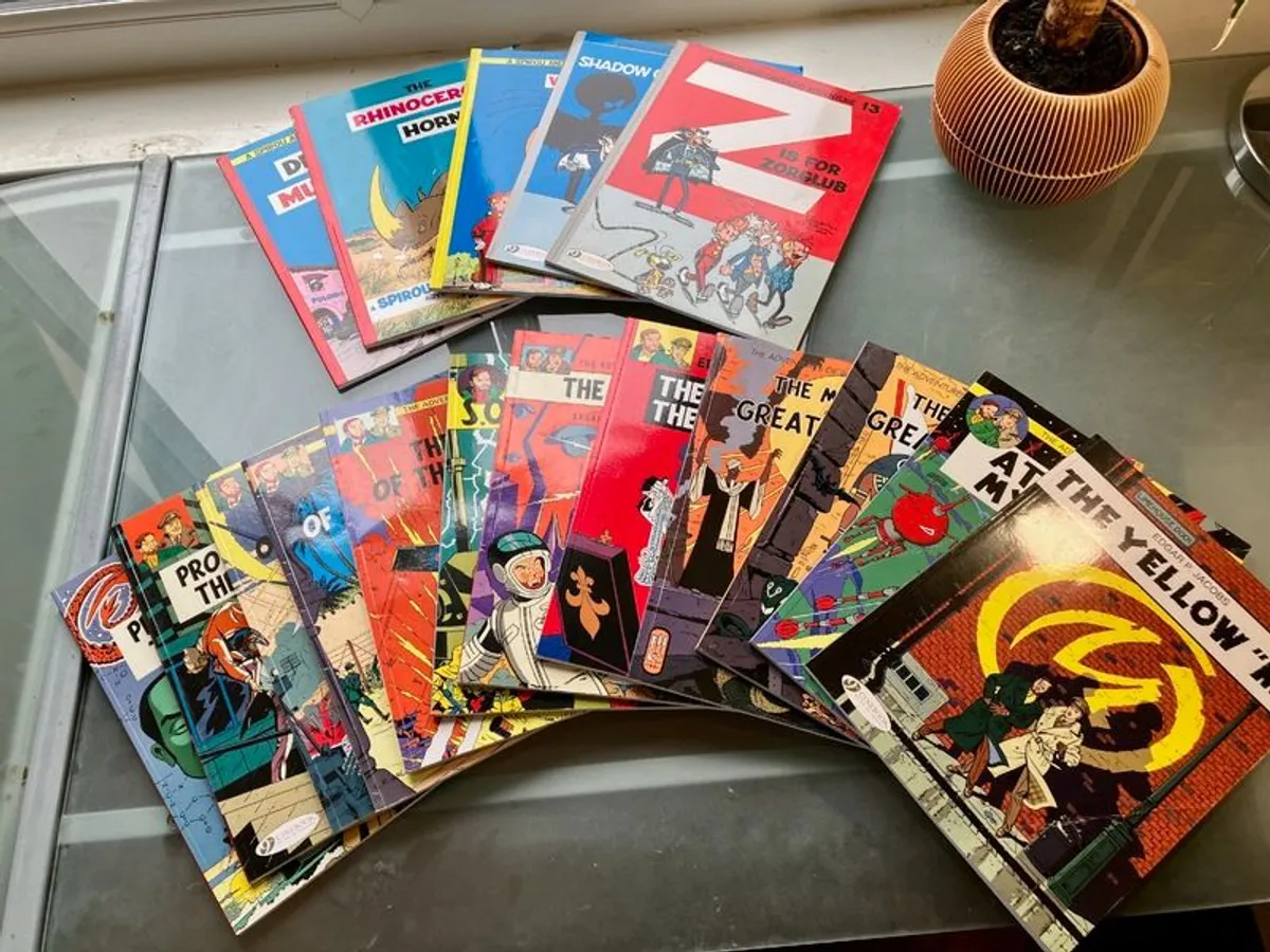 17 Comics: Blake & Mortimer + Spirou (English)