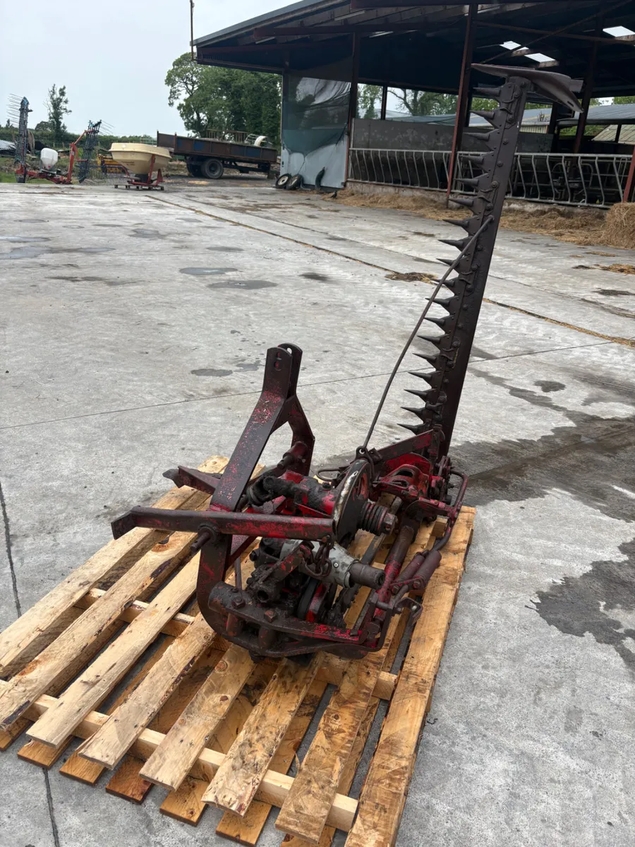 International Fingerbar Mower - Image 2