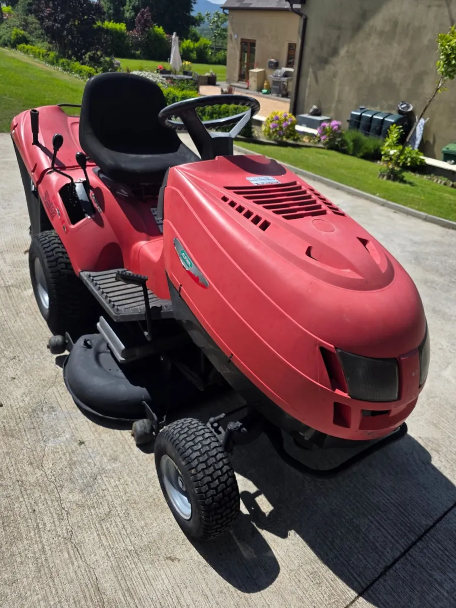Castelgarden Ride on Mower 40'' cut - Image 2